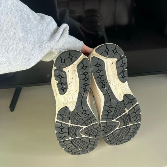 ✨ New Balance 2002R “Cream / Rain Cloud” – Women’s 8.5 / Men’s 7 - Picture 6 of 7